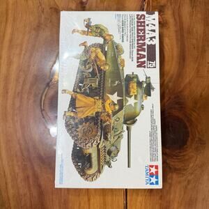 NEW Tamiya M4A3 75mm Gun Sherman 1/35 Military Miniature Series No. 250 Tank